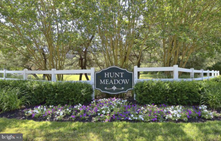 HUNT MEADOW - Residential