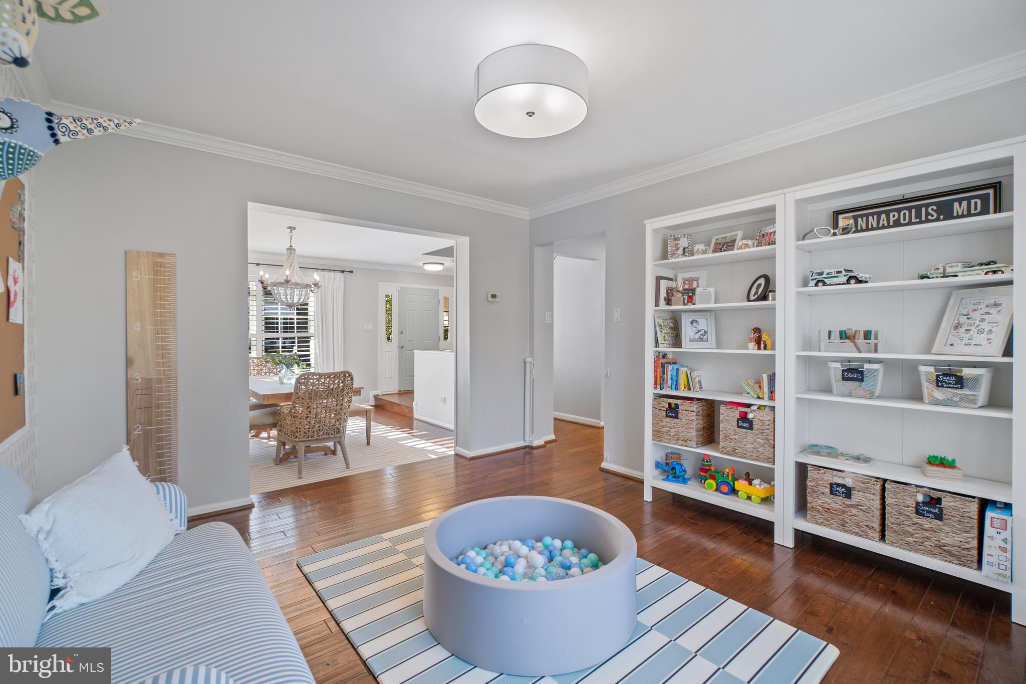 HUNT MEADOW - Residential