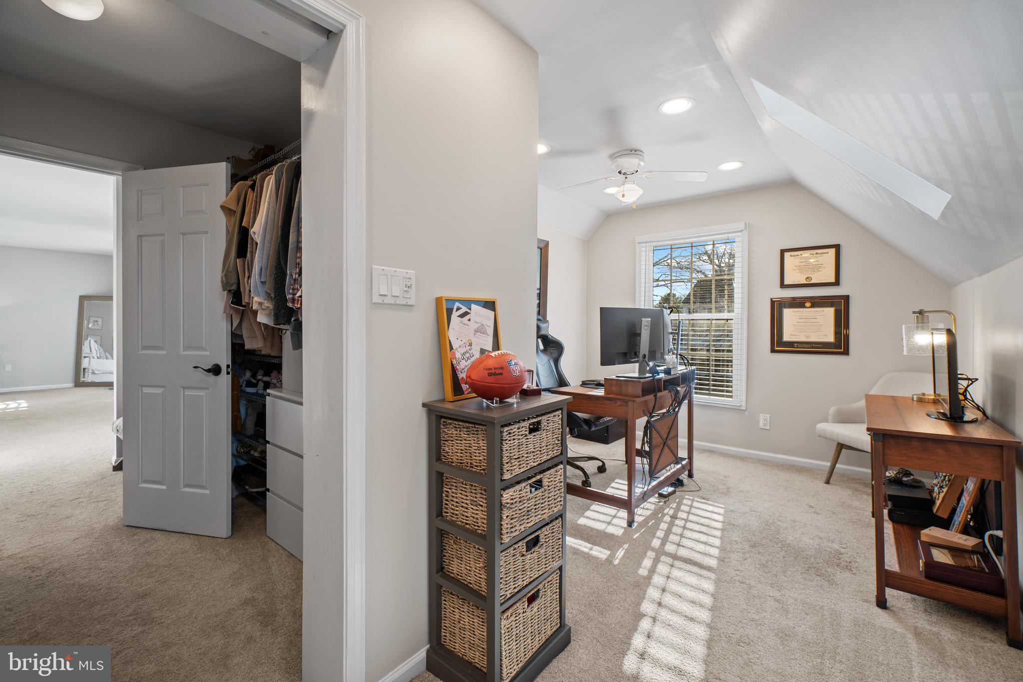 HUNT MEADOW - Residential