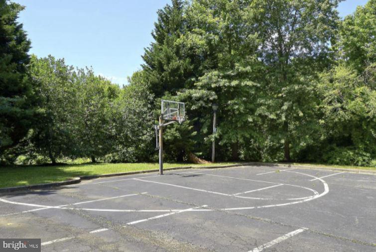 HUNT MEADOW - Residential