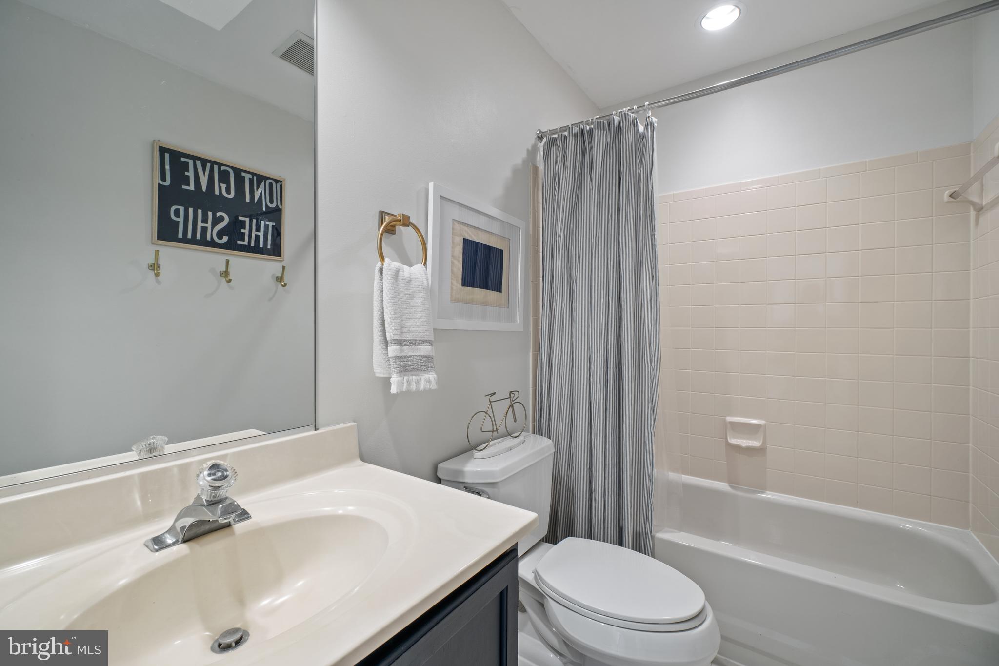 HUNT MEADOW - Residential