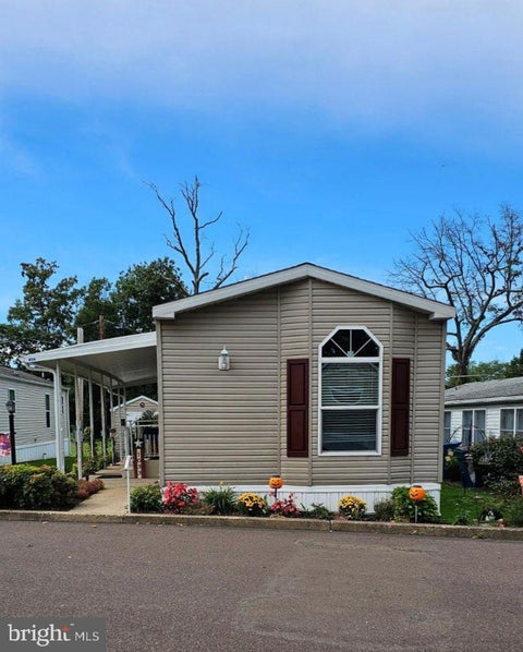 Mobile Home For Sale - 1033 Pine Circle<br/> Bucks County, TELFORD, PA 18969