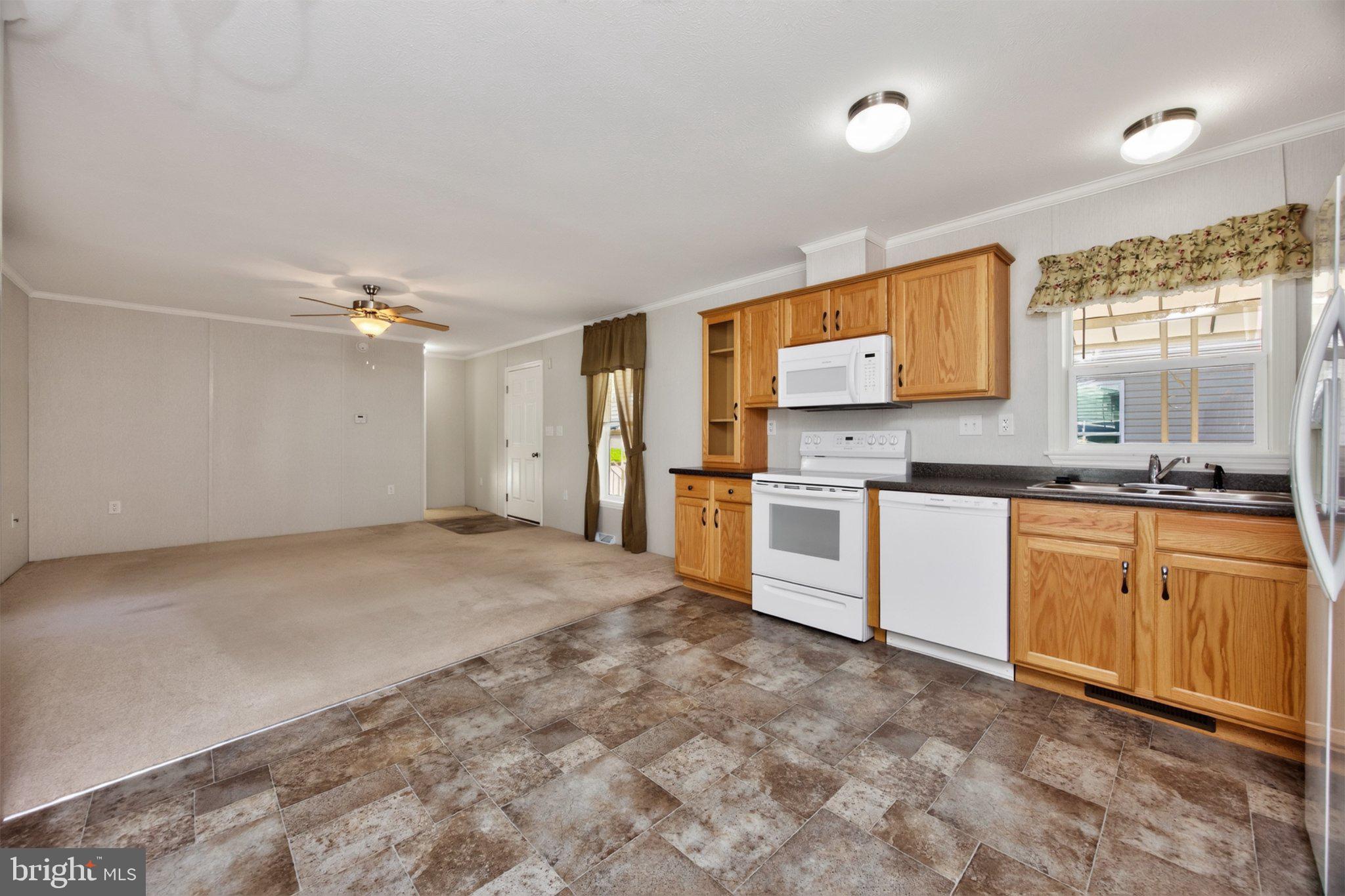1033 PINE CIRCLE