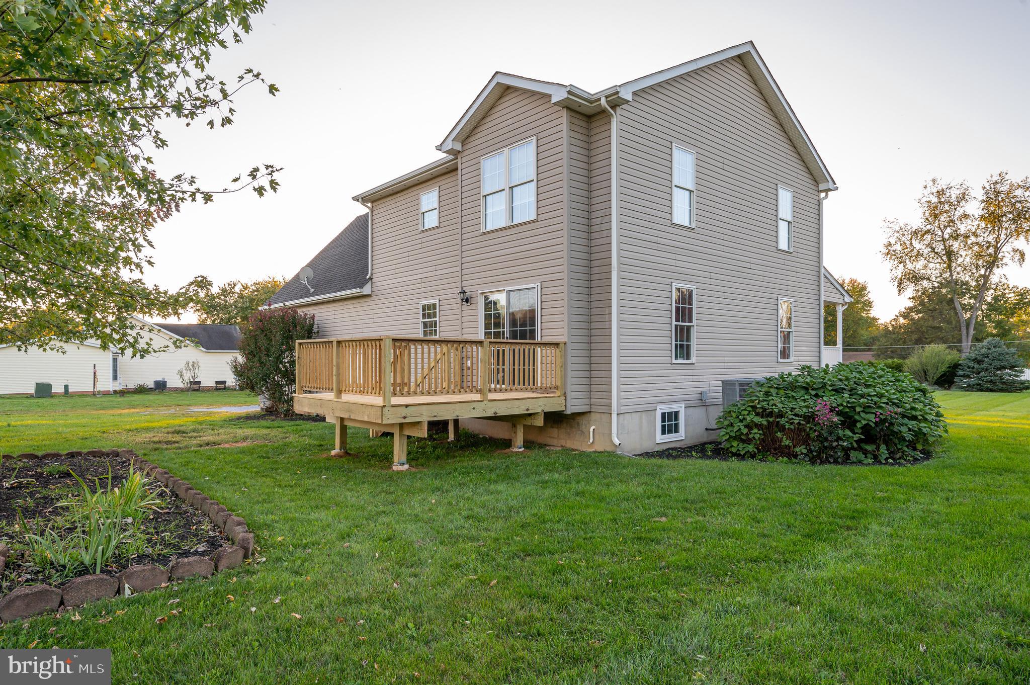 SWAN POND - Residential