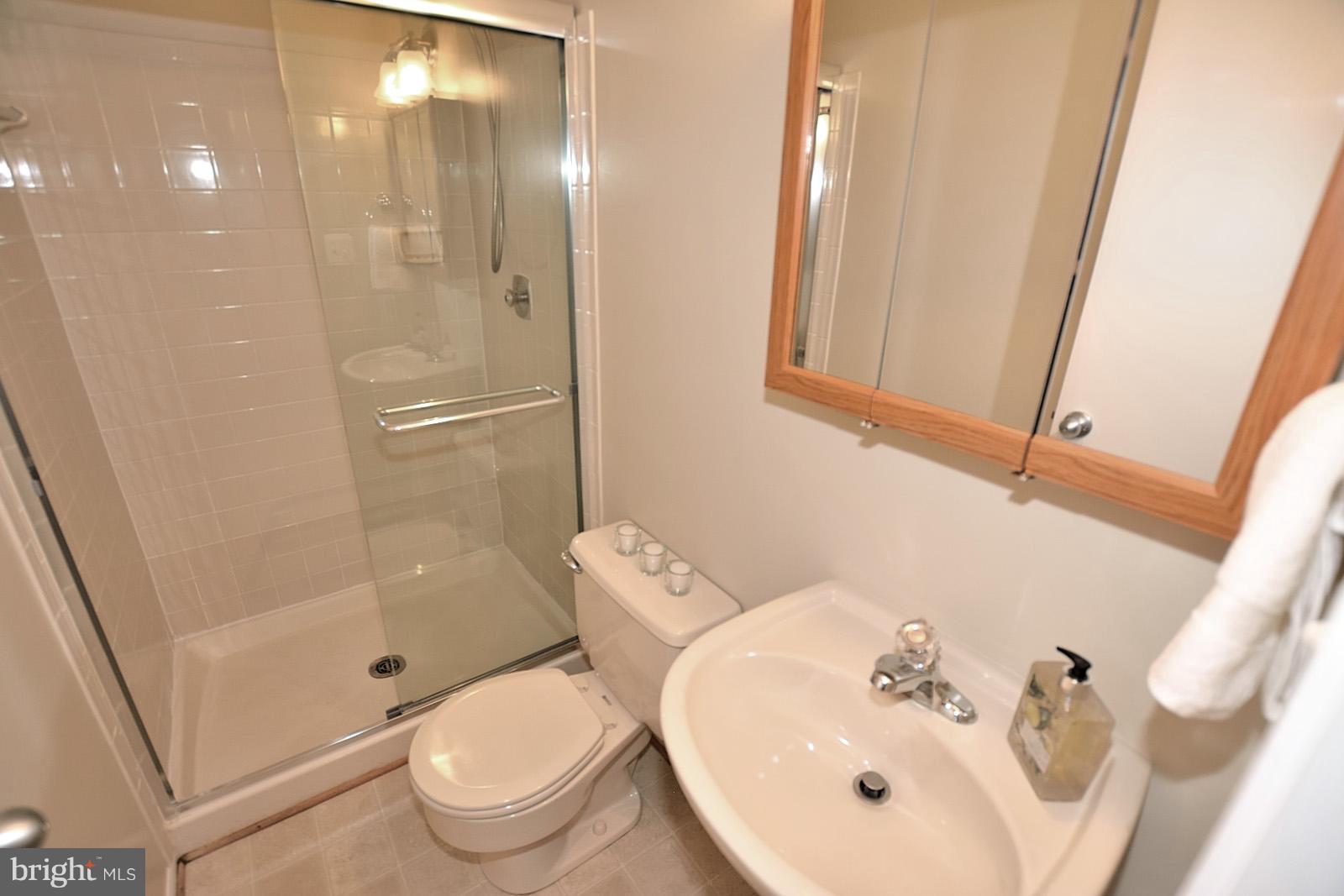 COUNTRY CLUB/LAKE MONTCLAIR - Residential