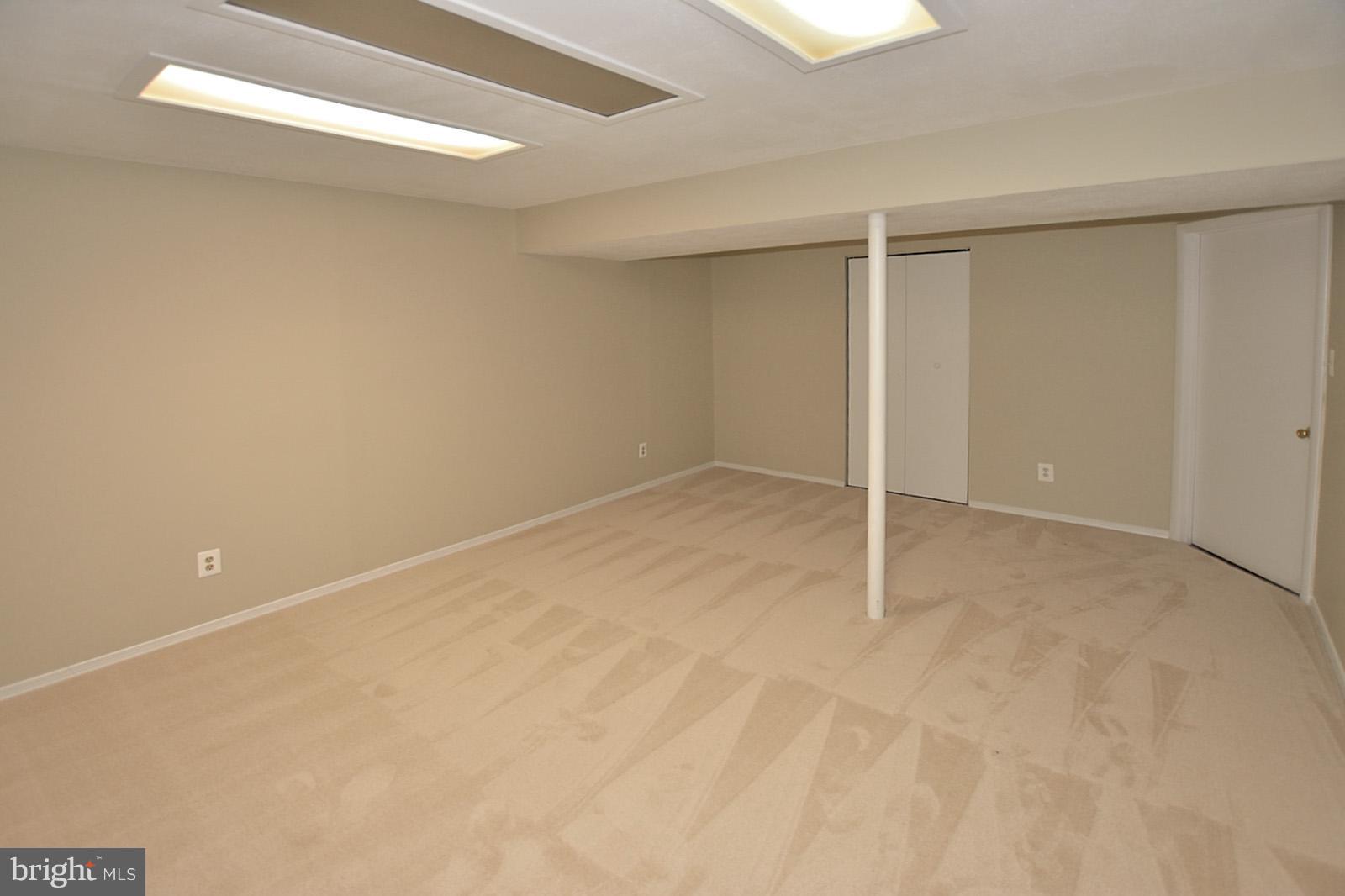 COUNTRY CLUB/LAKE MONTCLAIR - Residential