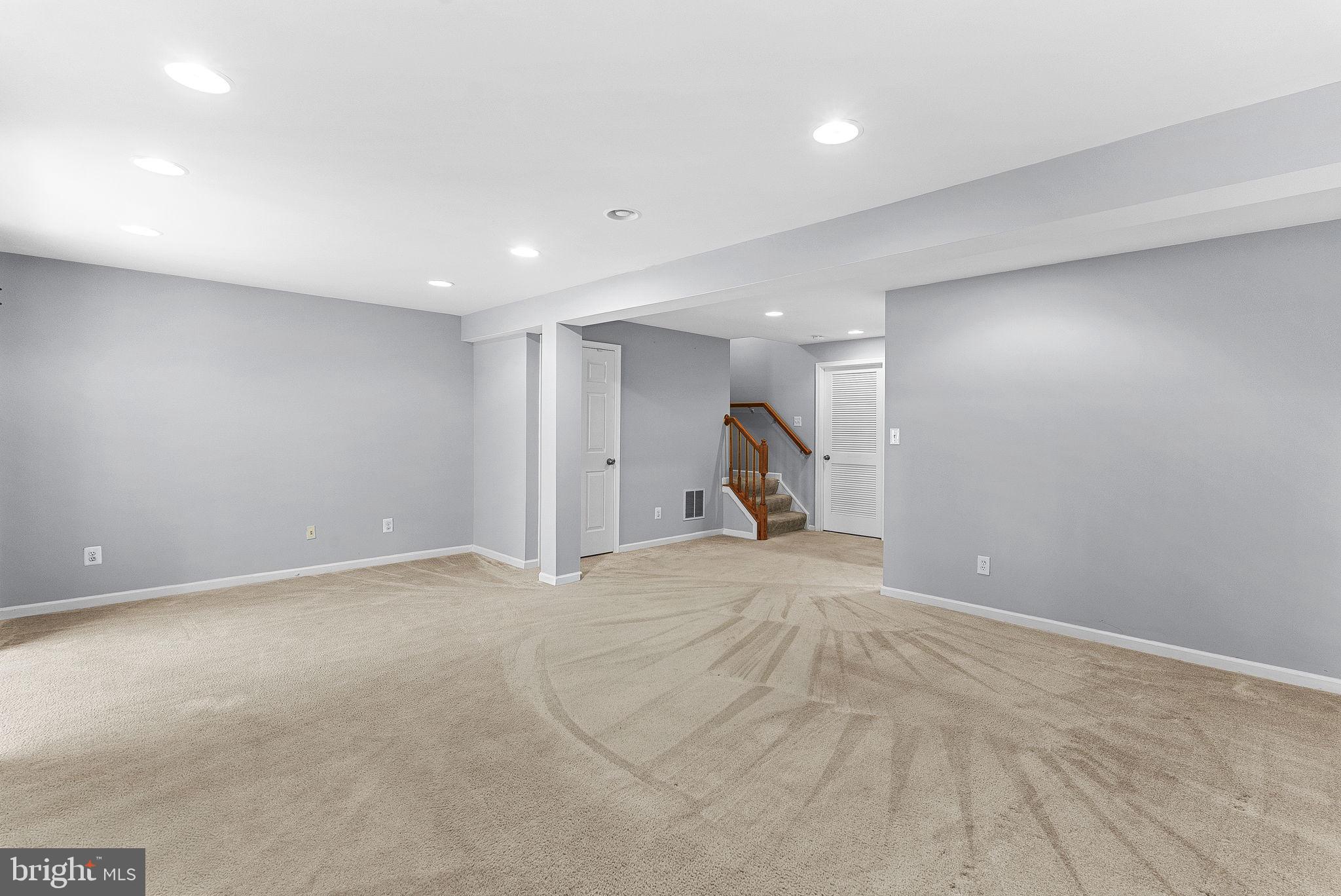 COMPTON VILLAGE - Residential