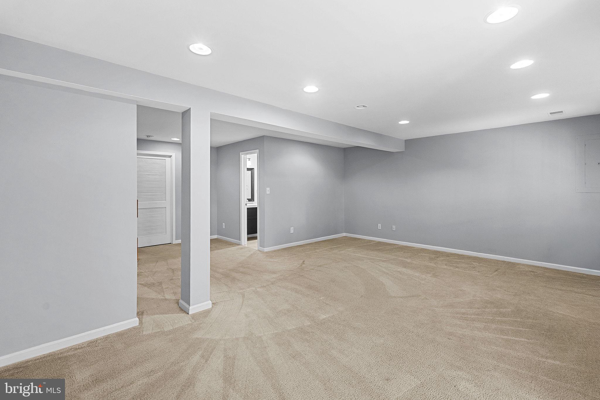 COMPTON VILLAGE - Residential