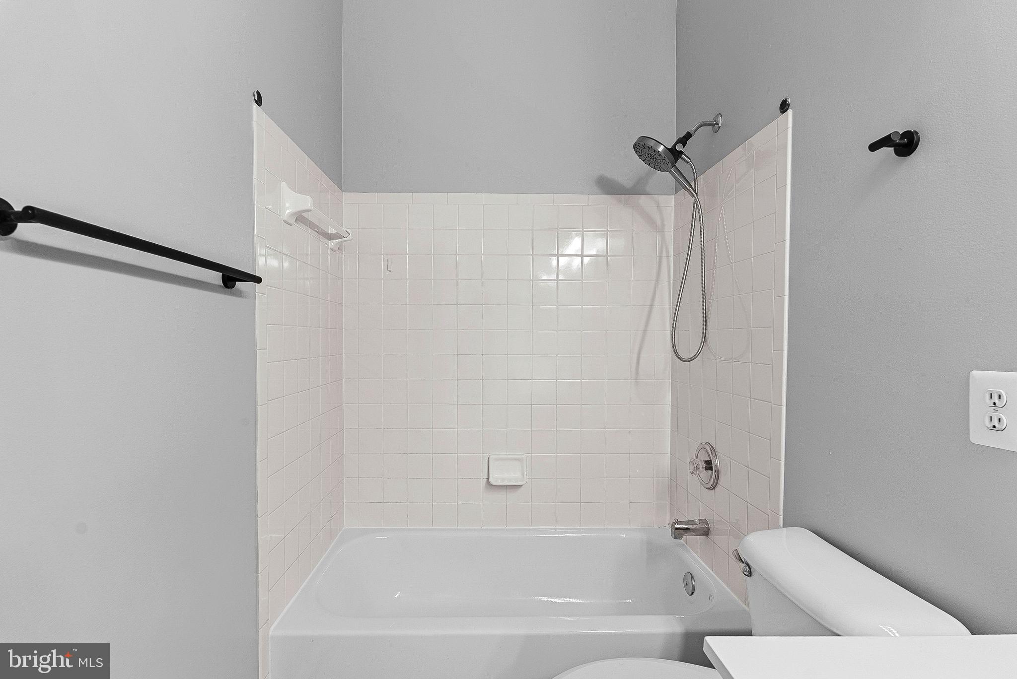 COMPTON VILLAGE - Residential