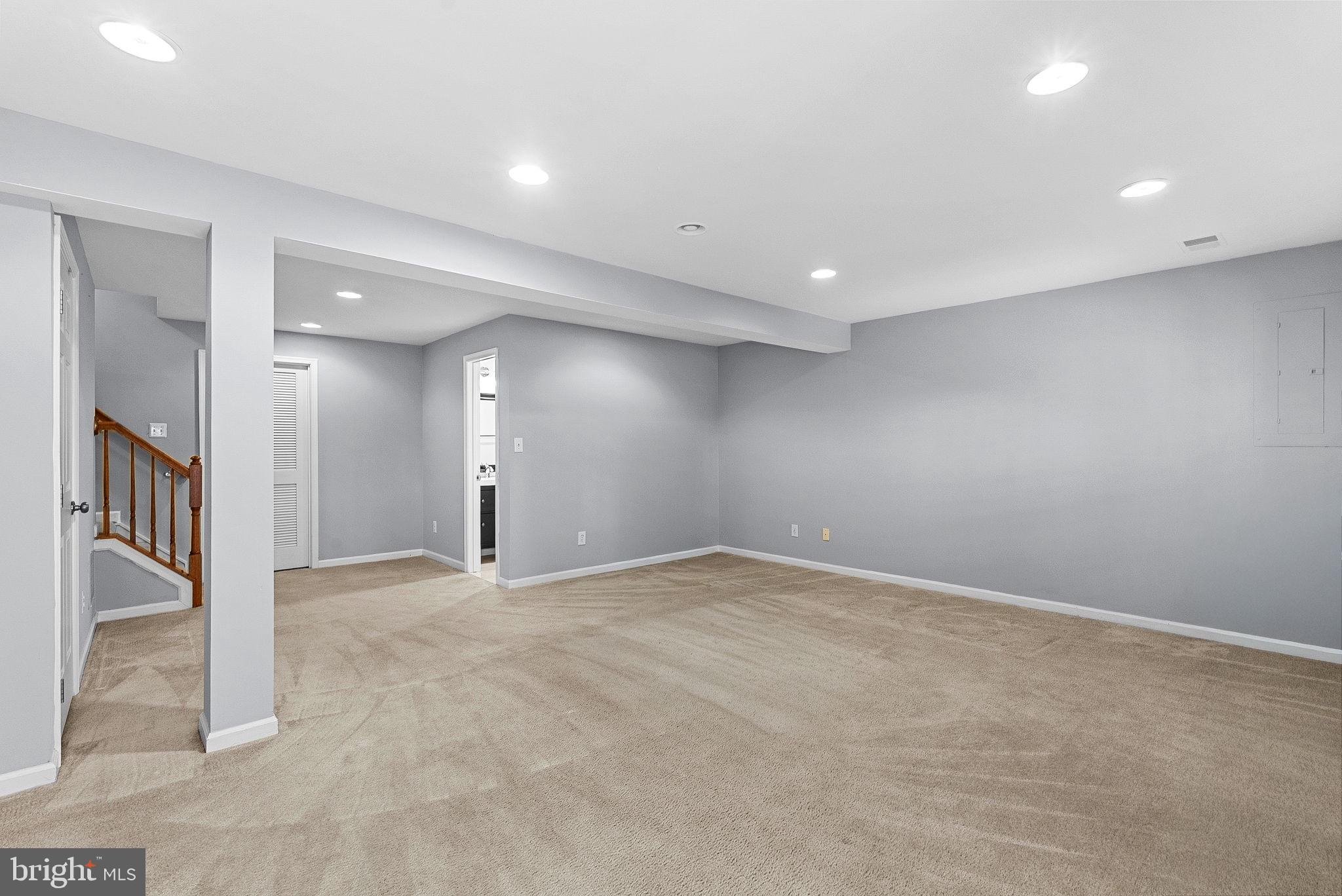 COMPTON VILLAGE - Residential