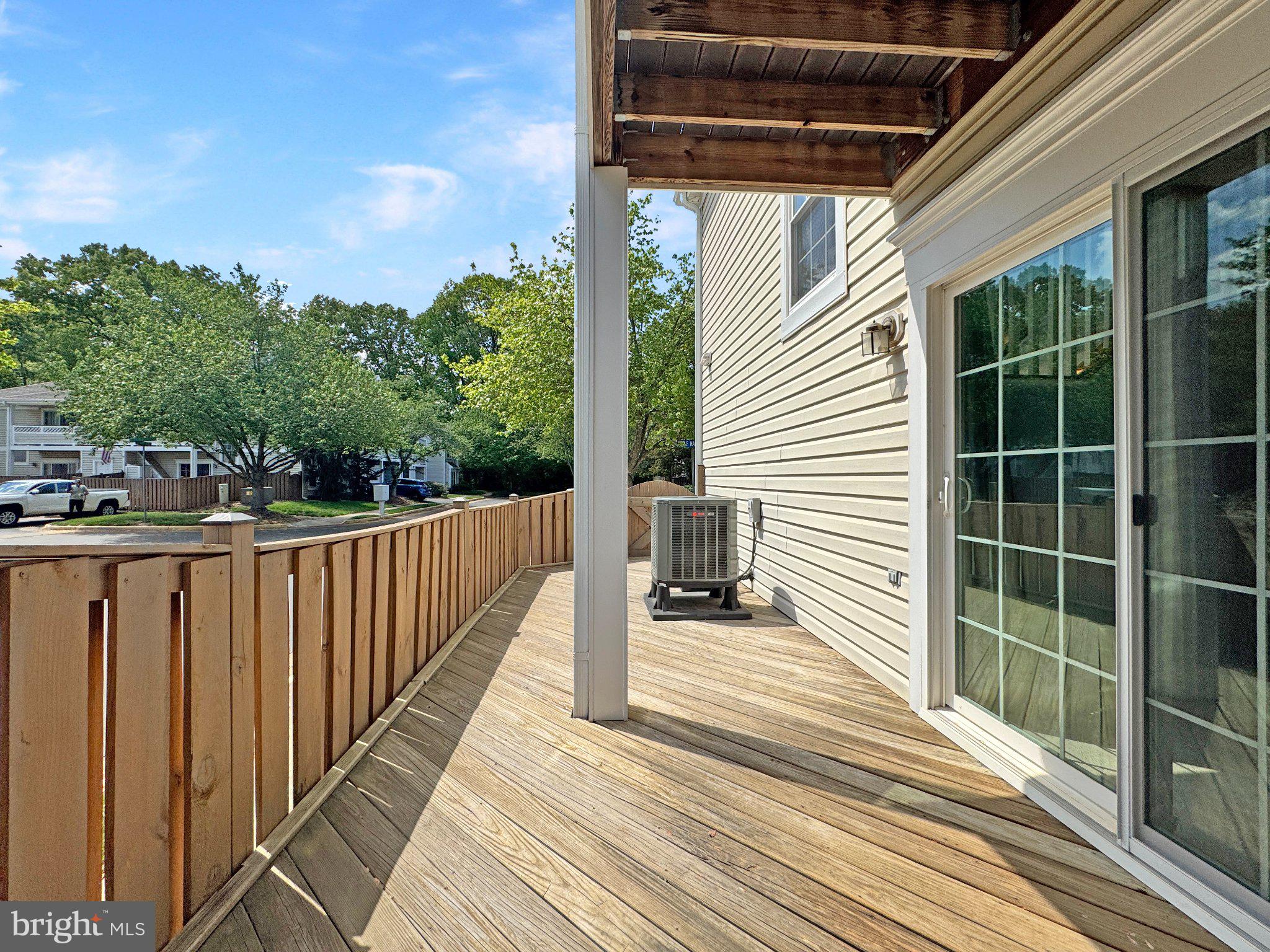 LIFESTYLE AT SULLY STATION - Residential