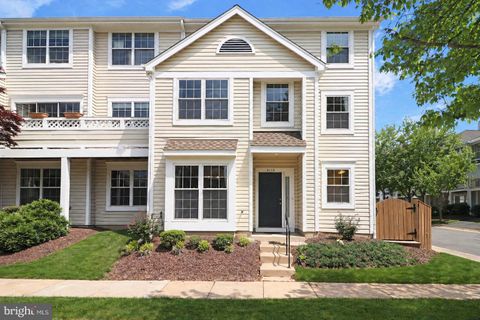 Photo of 5133 Castle Harbor Way, CENTREVILLE, VA 20120 (MLS # VAFX2306462)