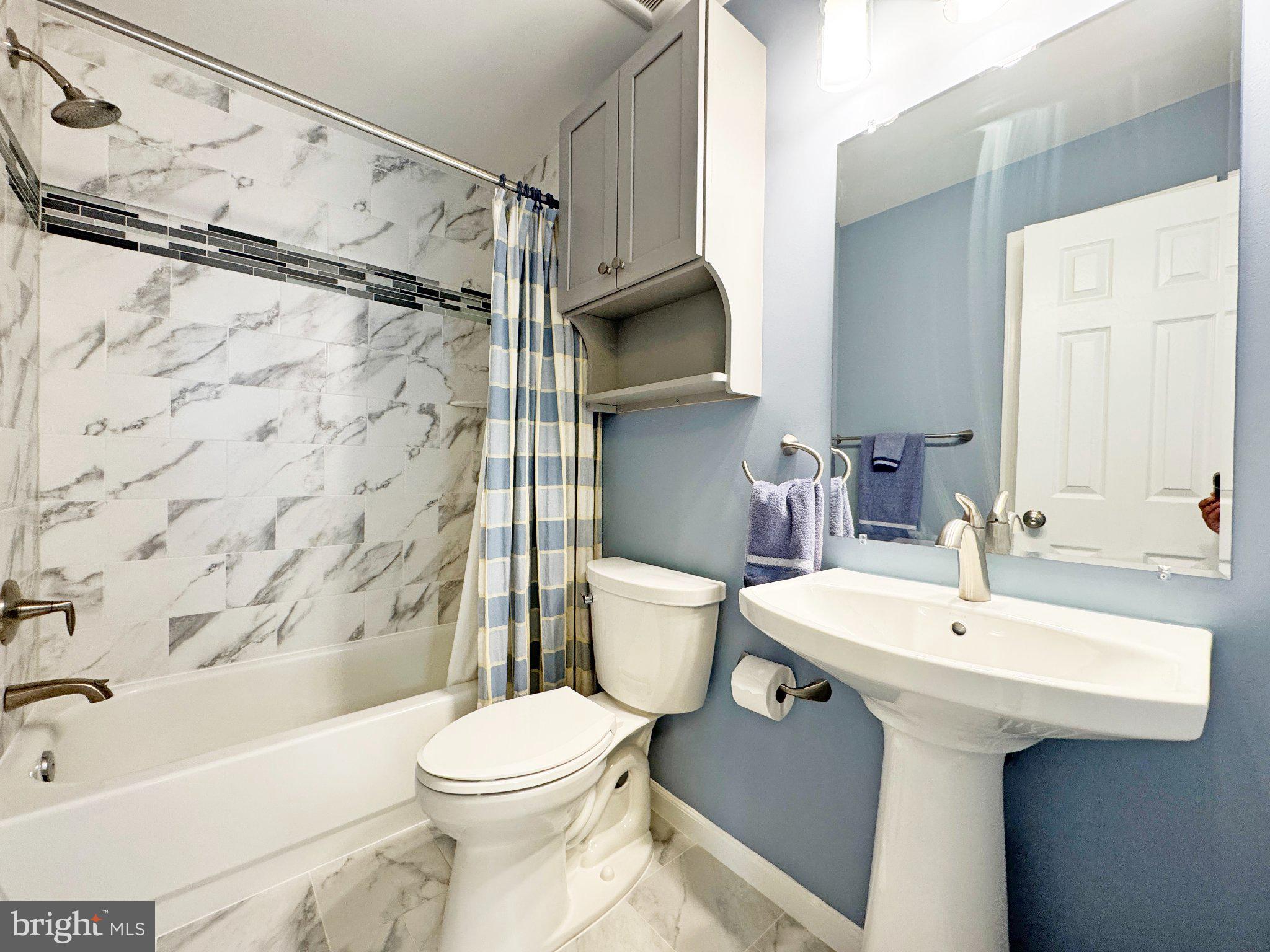 LIFESTYLE AT SULLY STATION - Residential