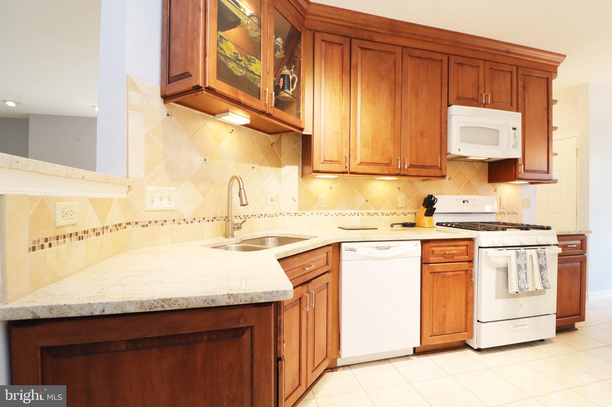 LIFESTYLE AT SULLY STATION - Residential