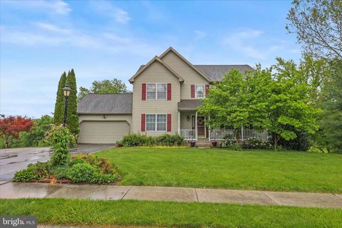 Homes For Sale - 25 Cornell Drive<br/> HANOVER, PA 17331