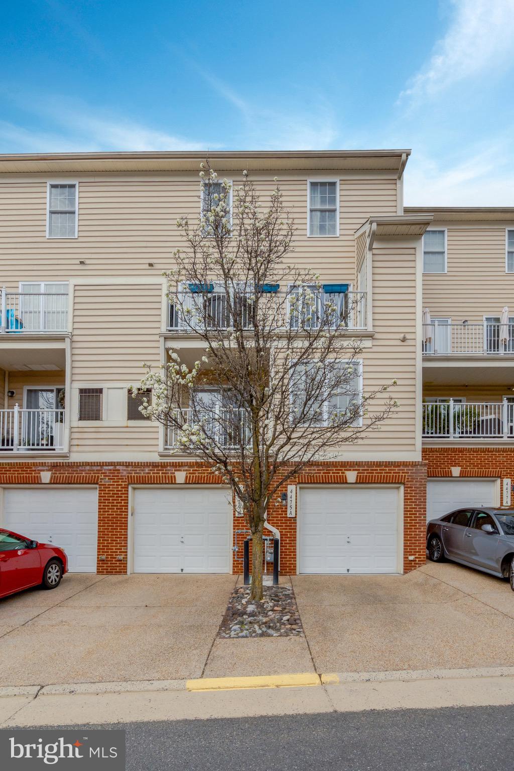 EAST MARKET AT FAIR LAKE - Residential