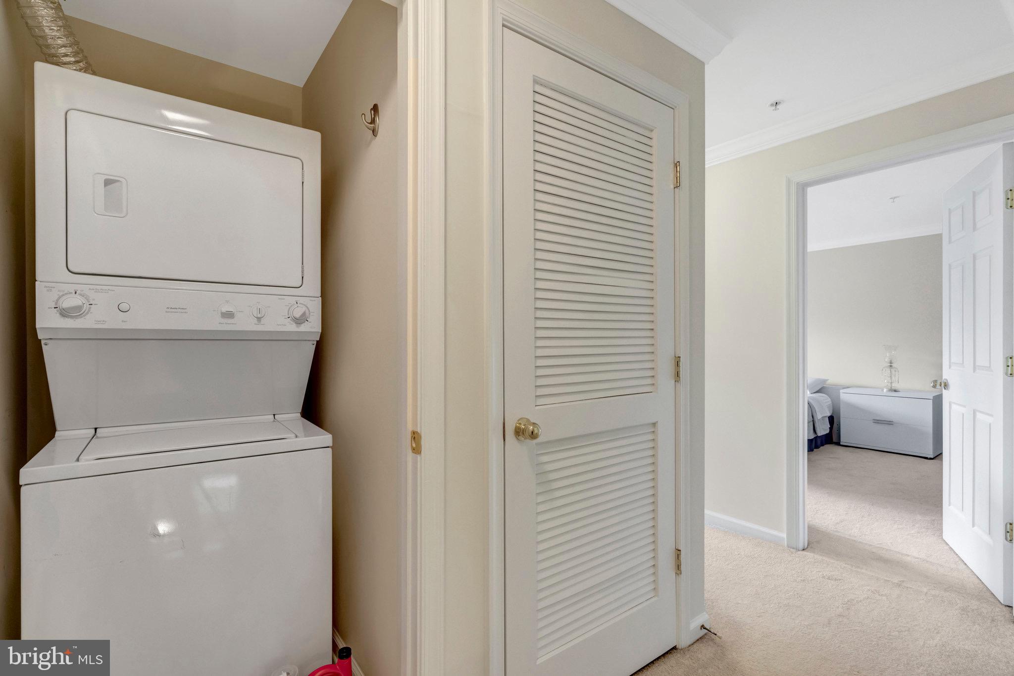 EAST MARKET AT FAIR LAKE - Residential