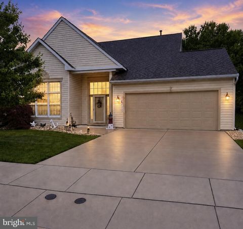 Photo of 38 Wagon Wheel Lane, COLUMBUS, NJ 08022 (MLS # NJBL2112818)