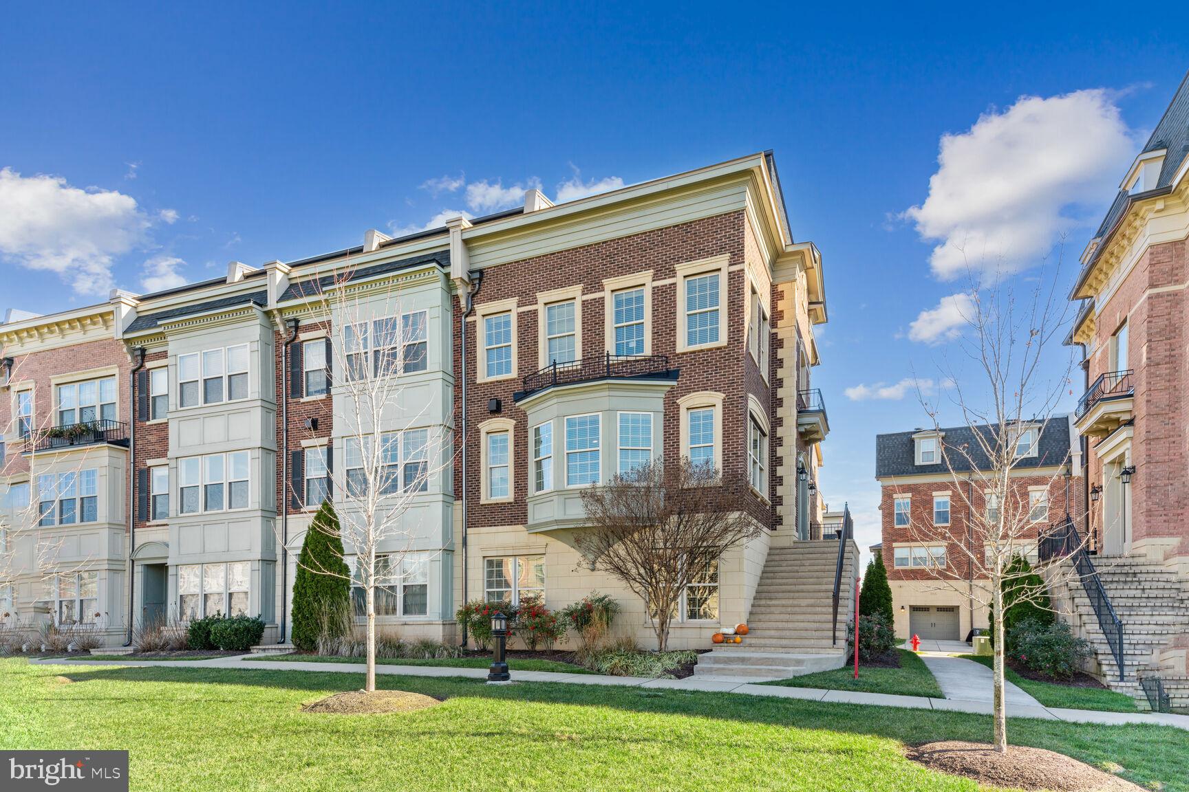 POTOMAC OVERLOOK CONDO - Residential