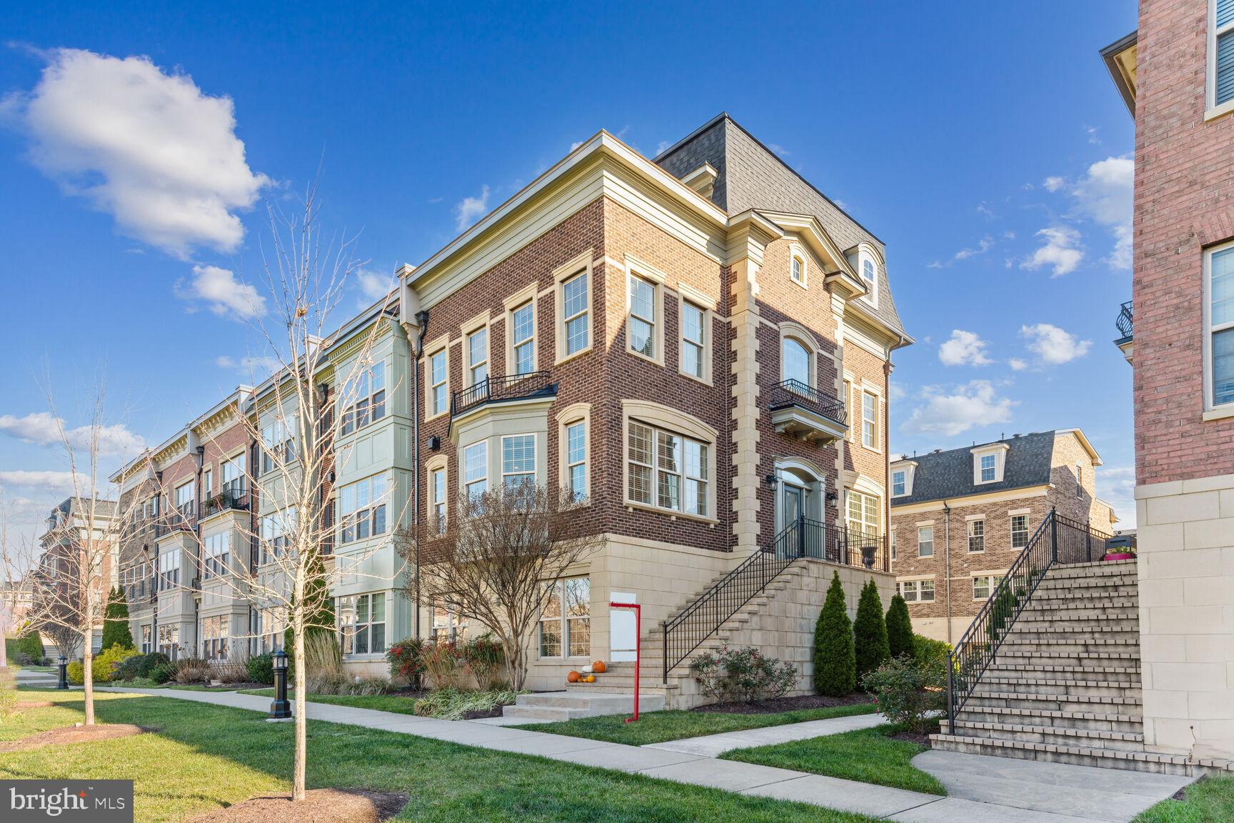 POTOMAC OVERLOOK CONDO - Residential