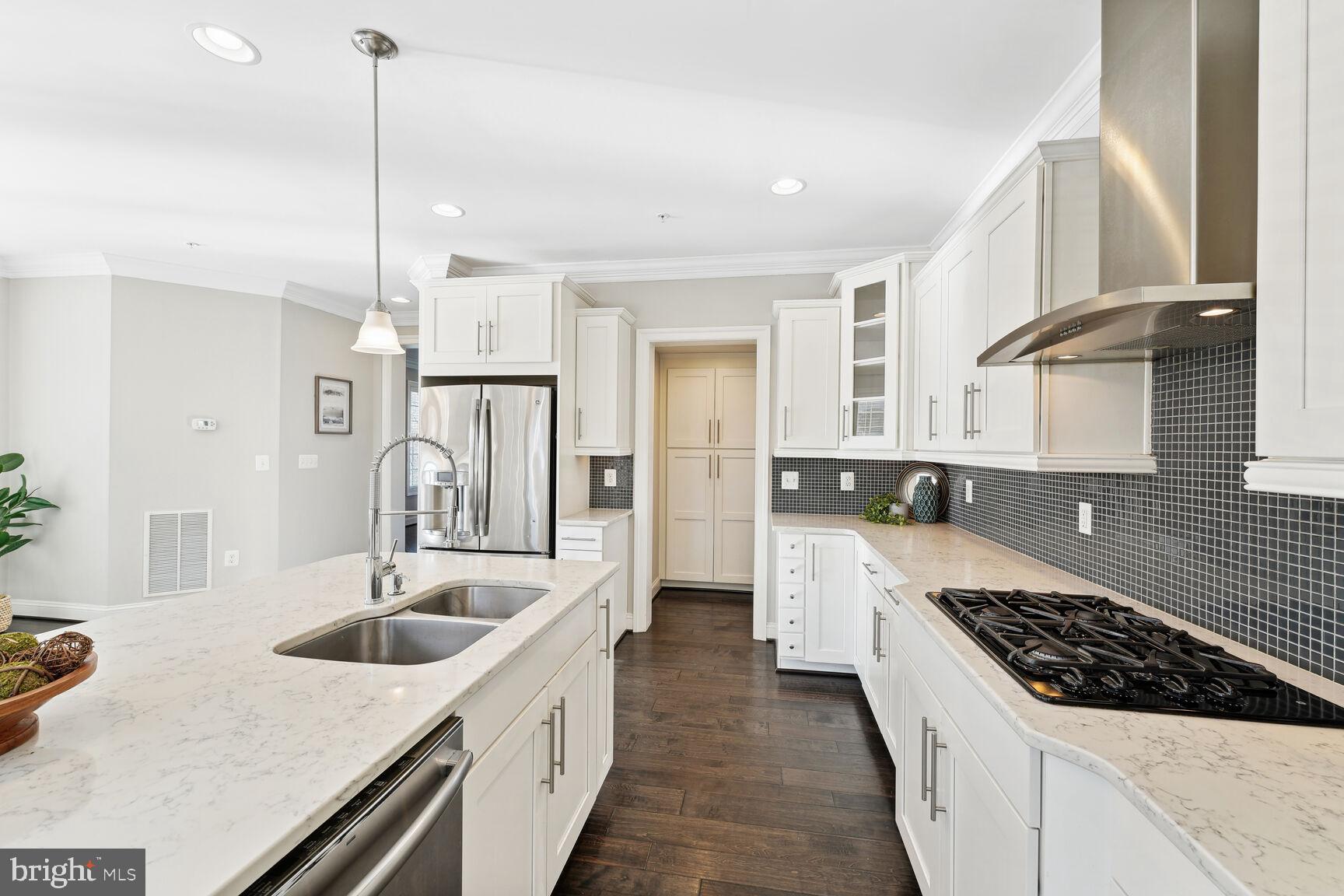 POTOMAC OVERLOOK CONDO - Residential