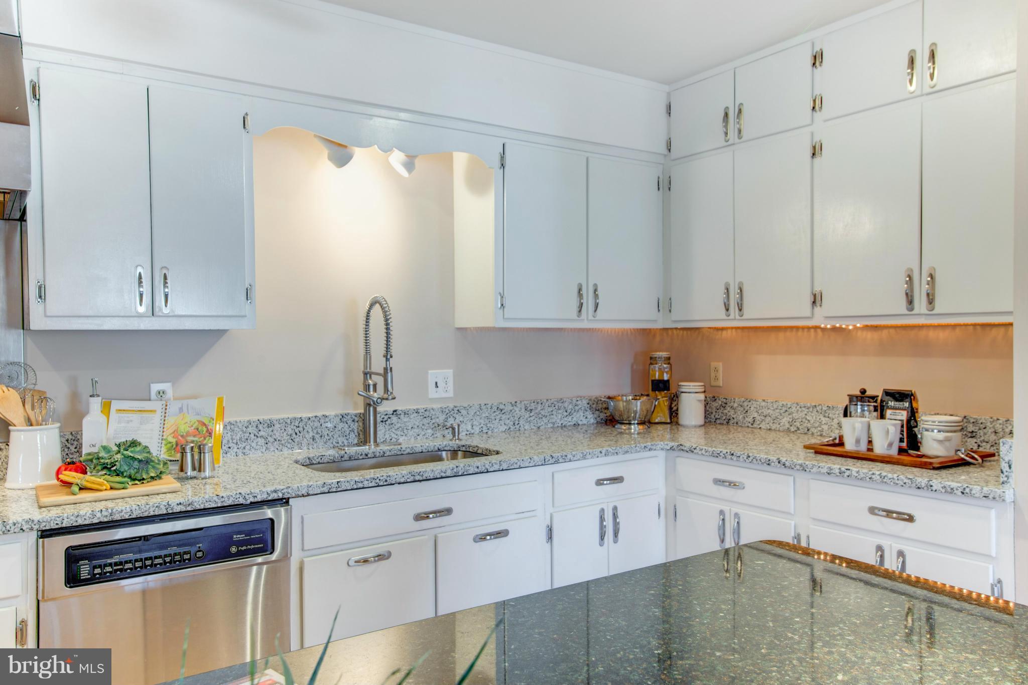 RIVERSIDE ESTATES - Residential