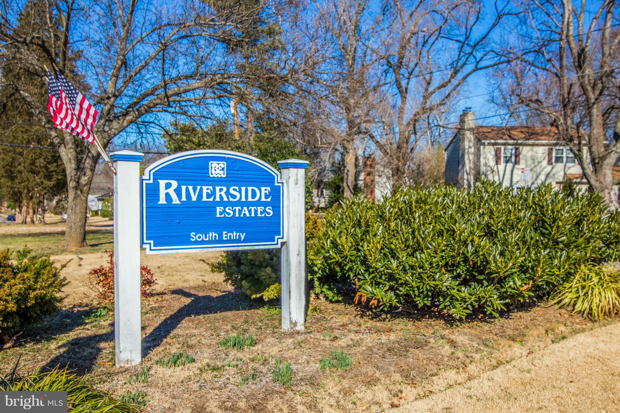 RIVERSIDE ESTATES - Residential