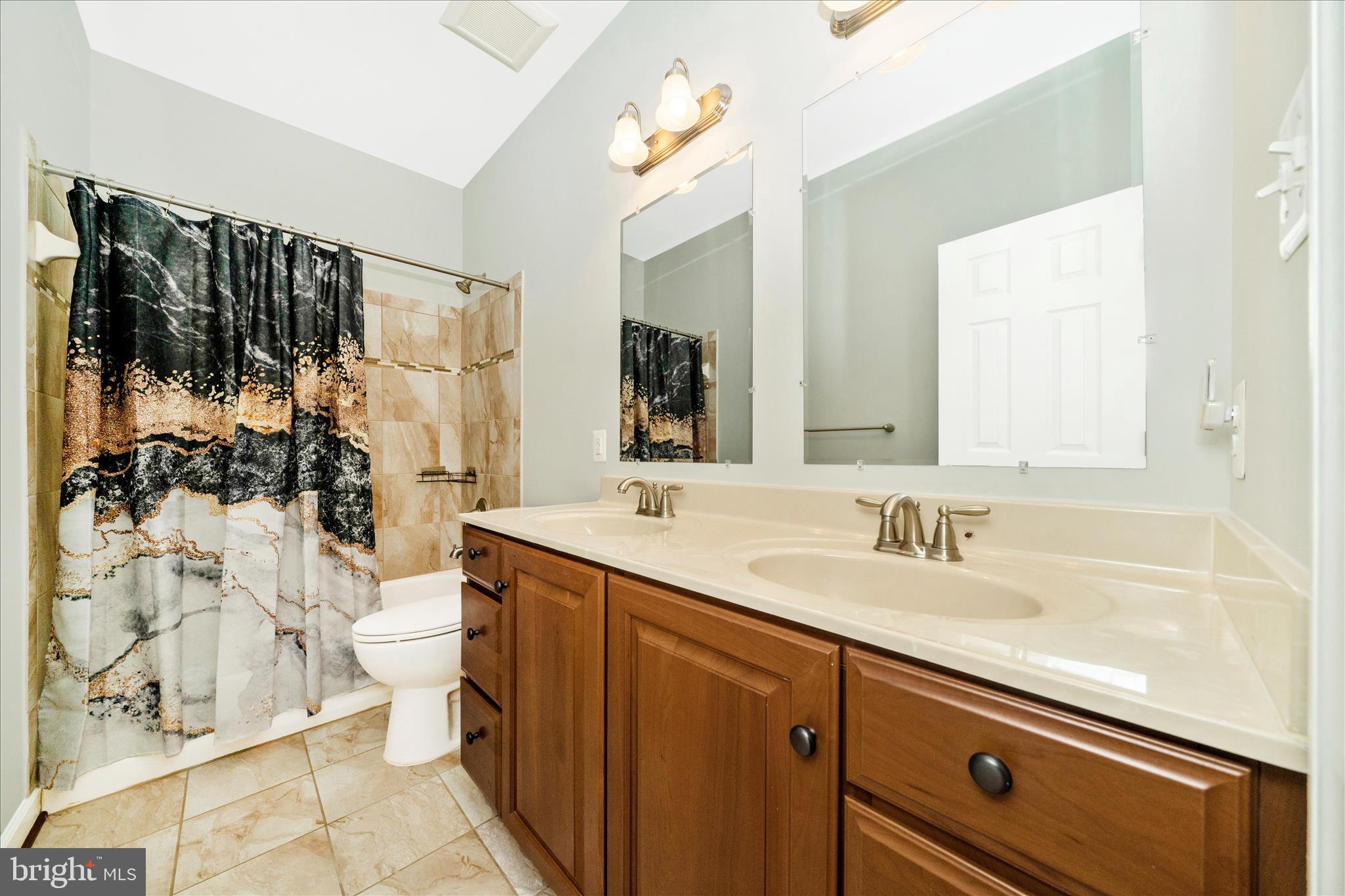 MIDDLETOWN - Residential