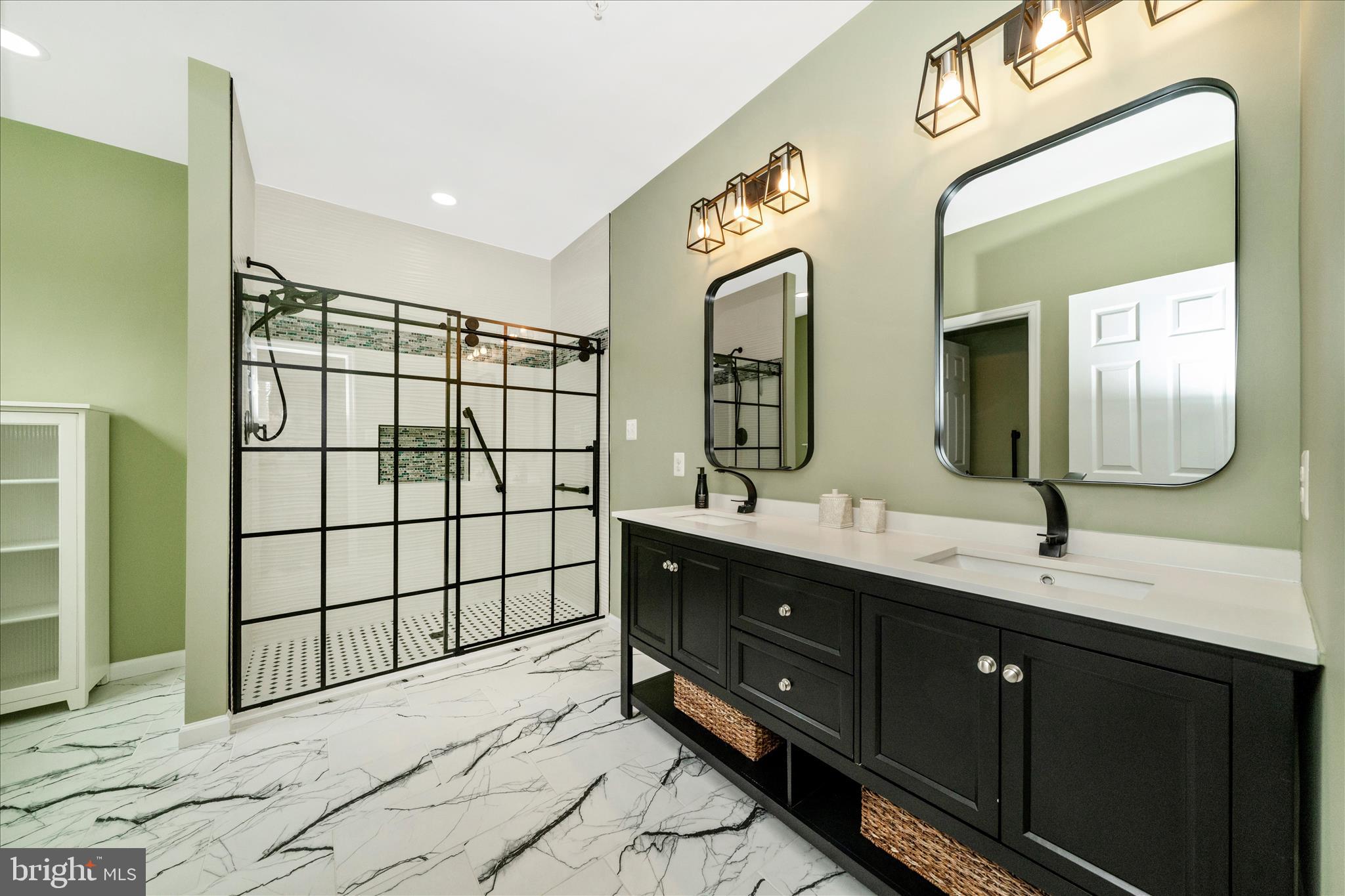 MIDDLETOWN - Residential