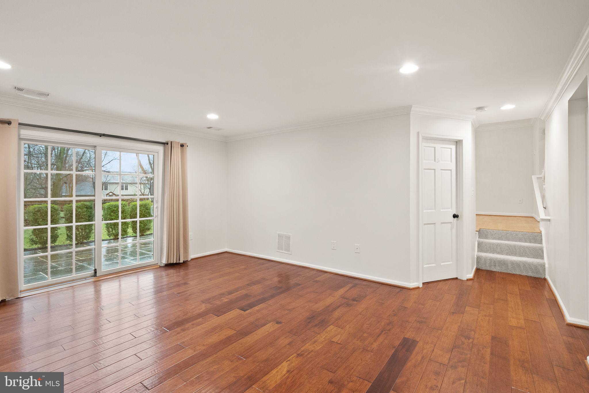 LEESBURG COUNTRY CLUB - Residential