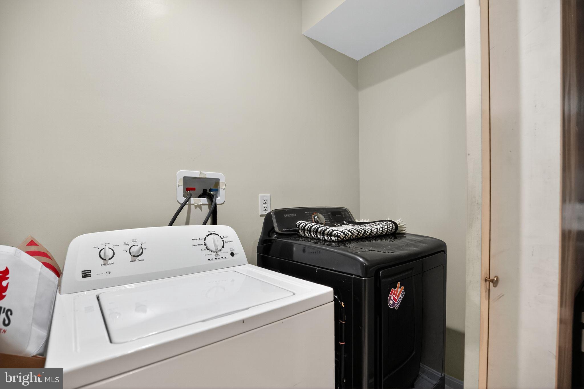 WOODSIDE ESTATES PLAT 1> - Residential