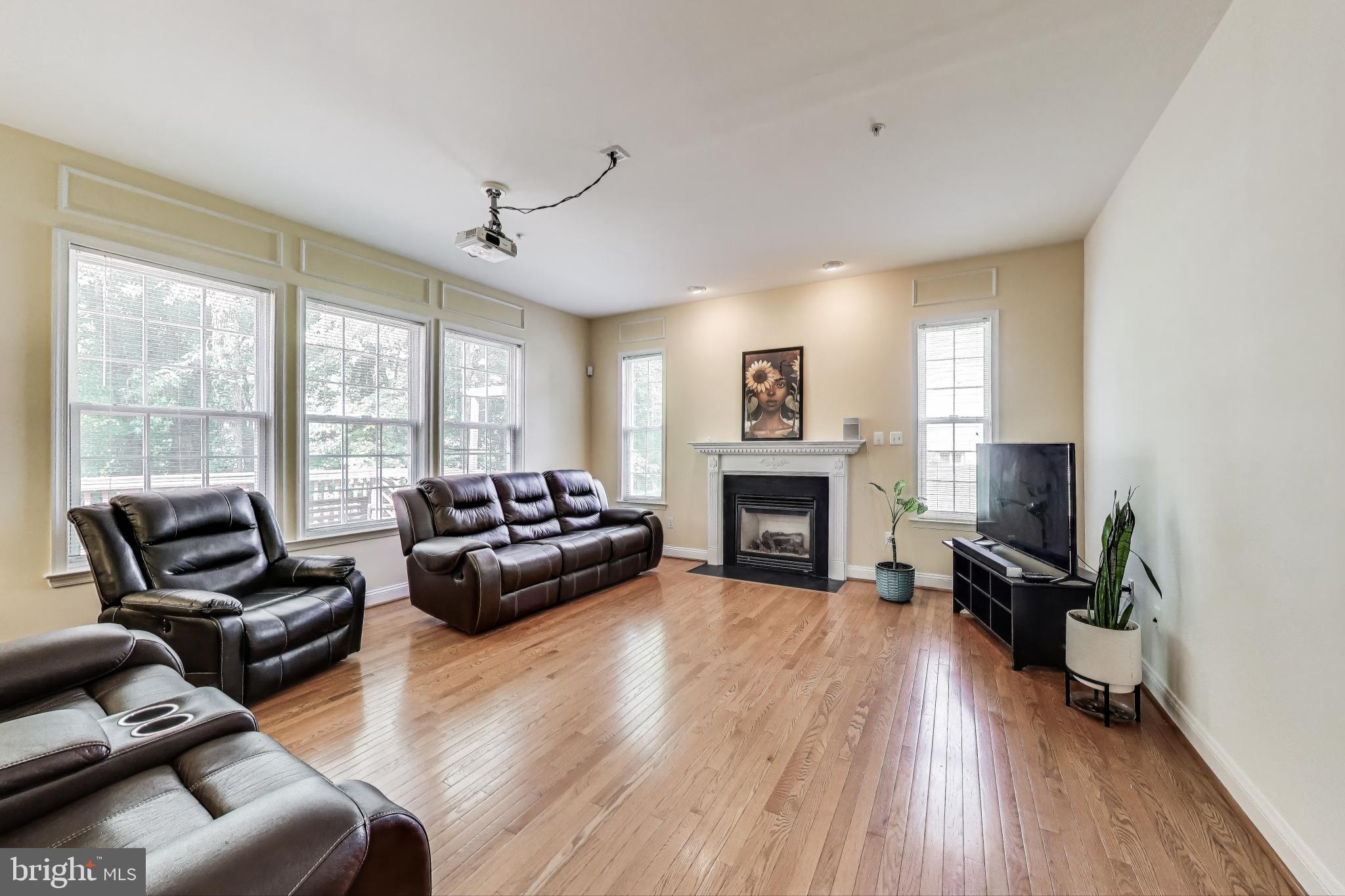 WOODSIDE ESTATES PLAT 1> - Residential