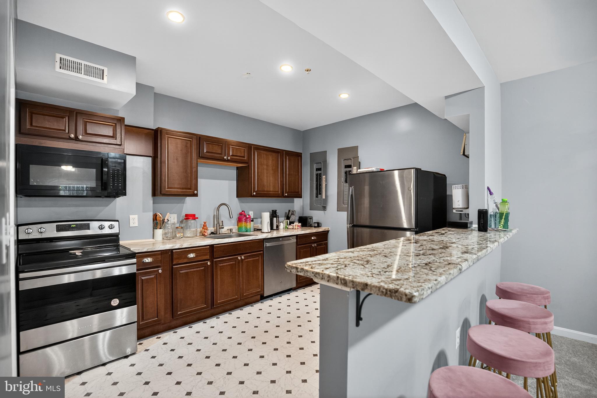 WOODSIDE ESTATES PLAT 1> - Residential