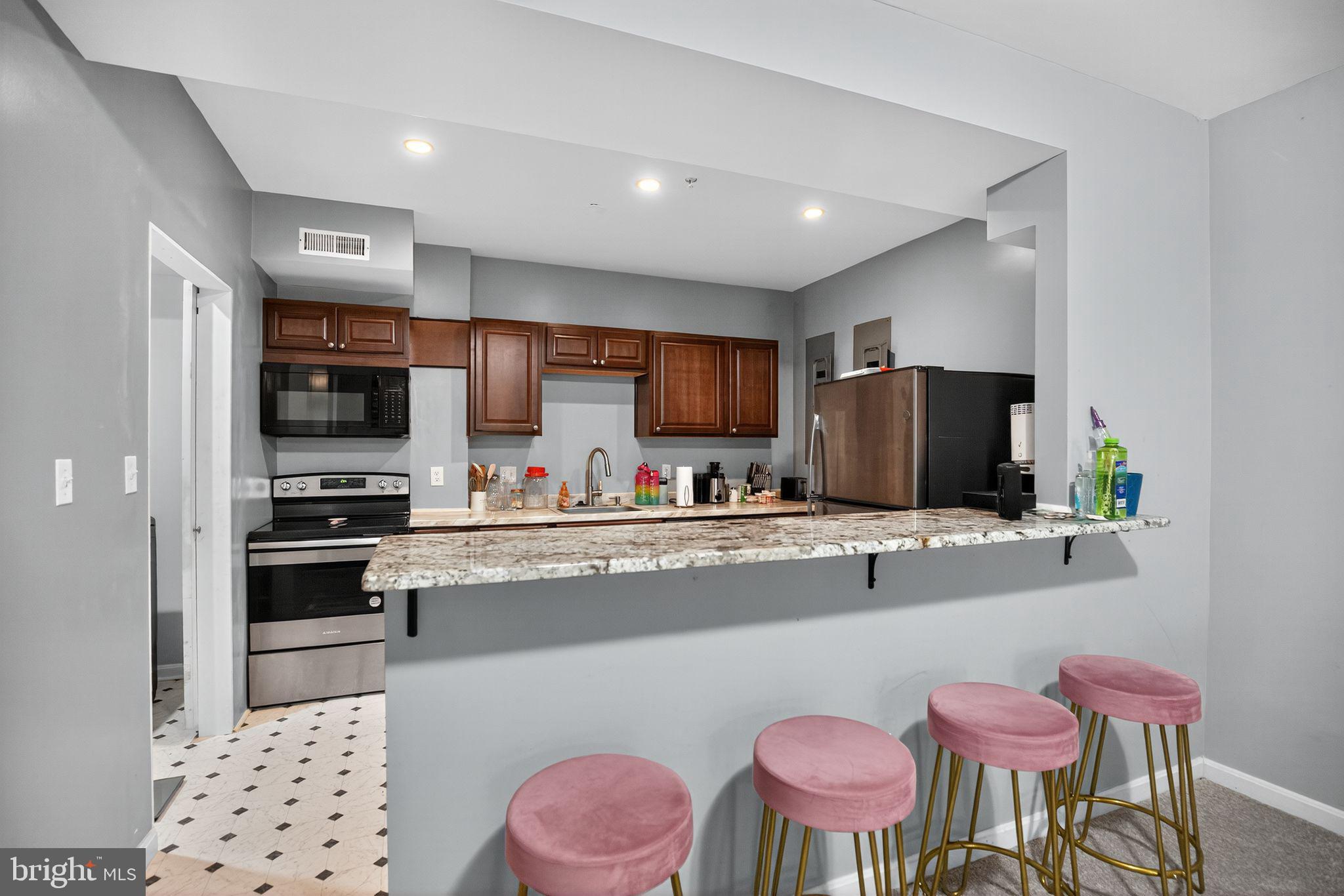 WOODSIDE ESTATES PLAT 1> - Residential