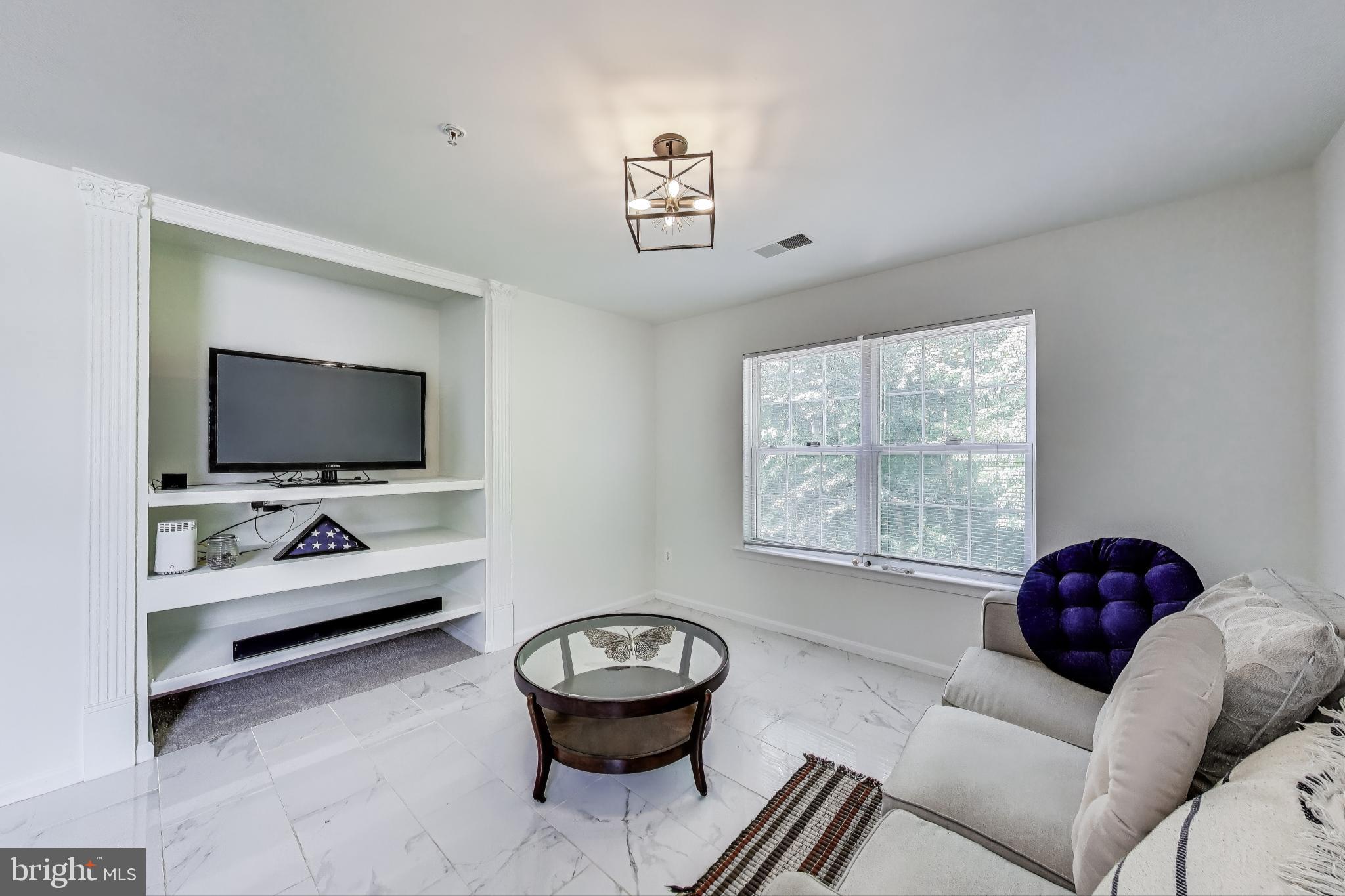 WOODSIDE ESTATES PLAT 1> - Residential