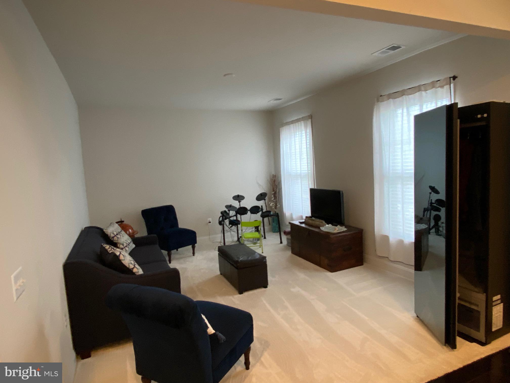 POTOMAC SHORES - Residential Lease