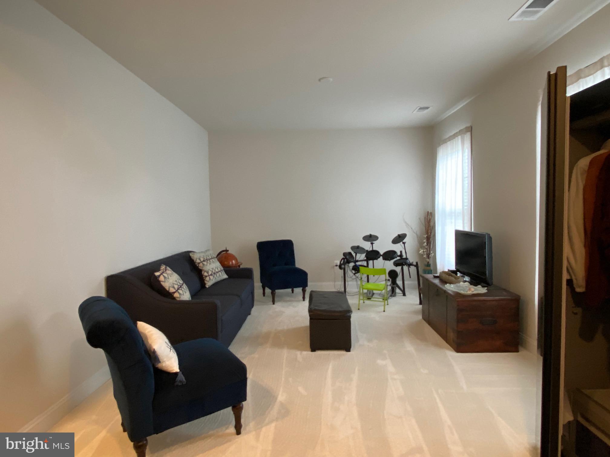 POTOMAC SHORES - Residential Lease