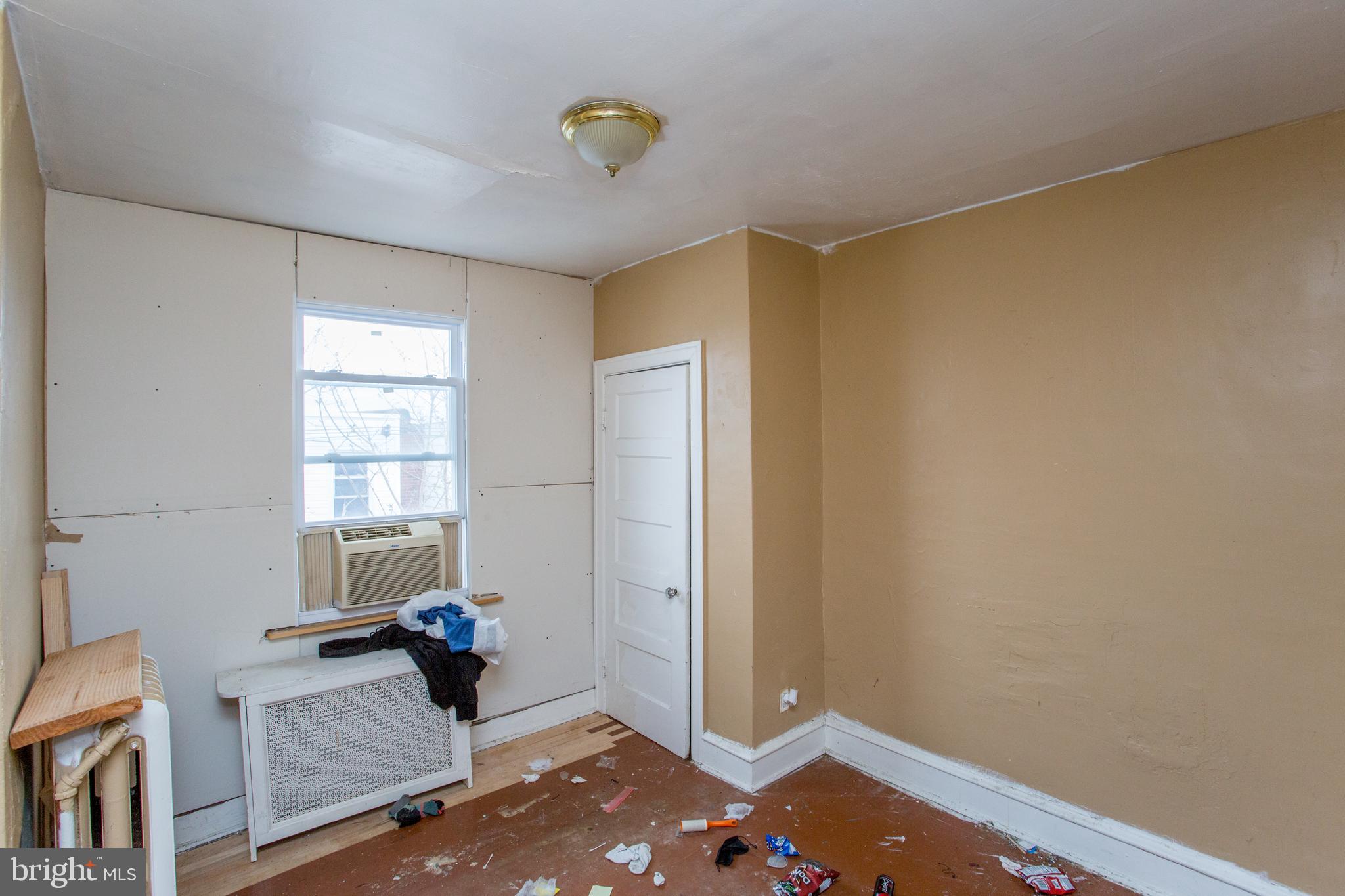 PHILADELPHIA (SOUTHWEST) - Residential