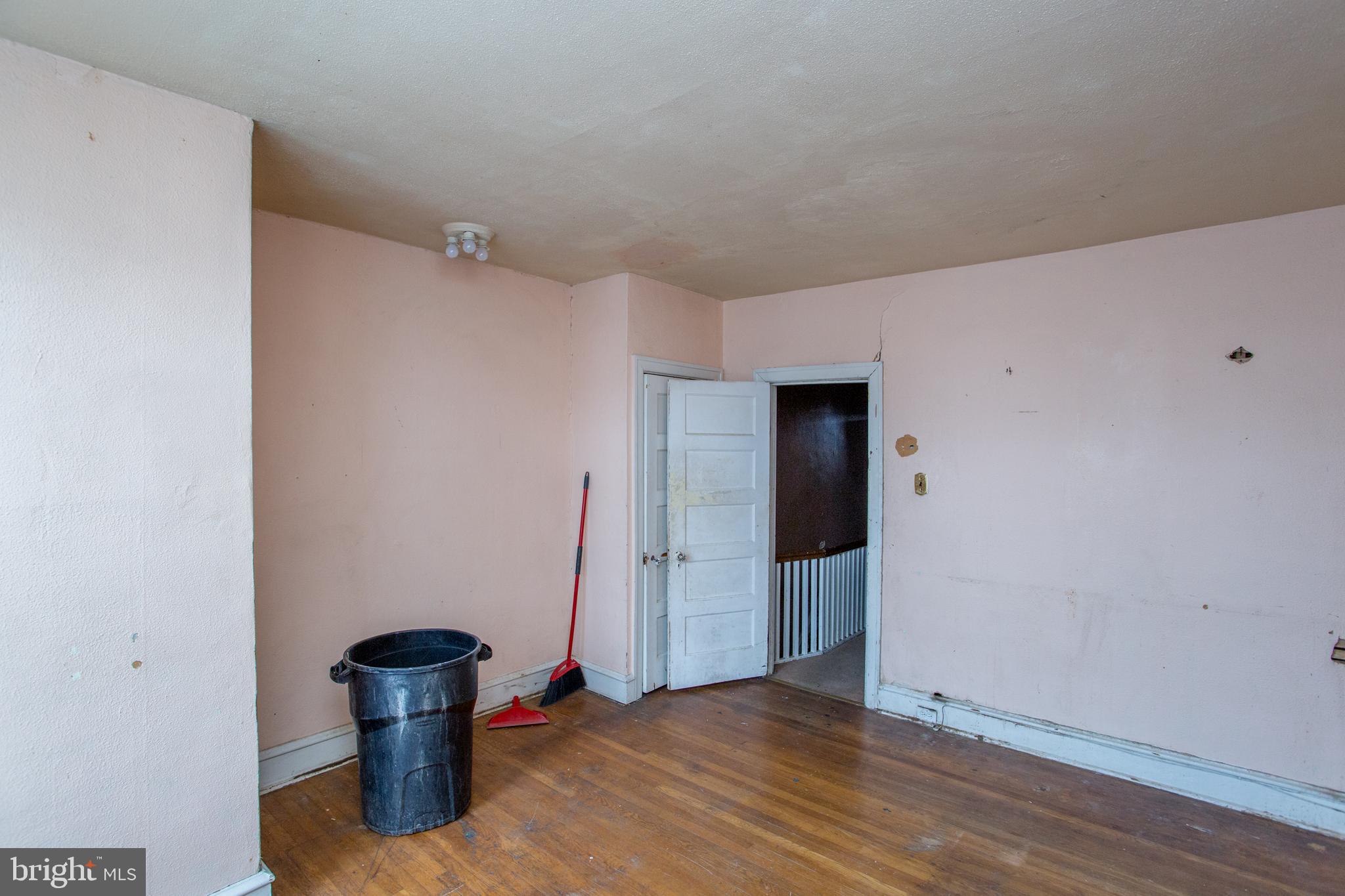 PHILADELPHIA (SOUTHWEST) - Residential