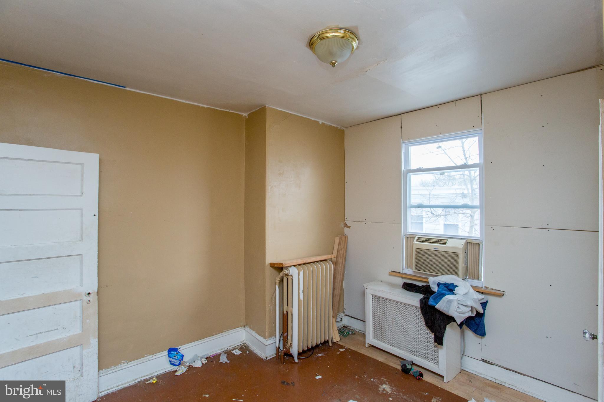 PHILADELPHIA (SOUTHWEST) - Residential