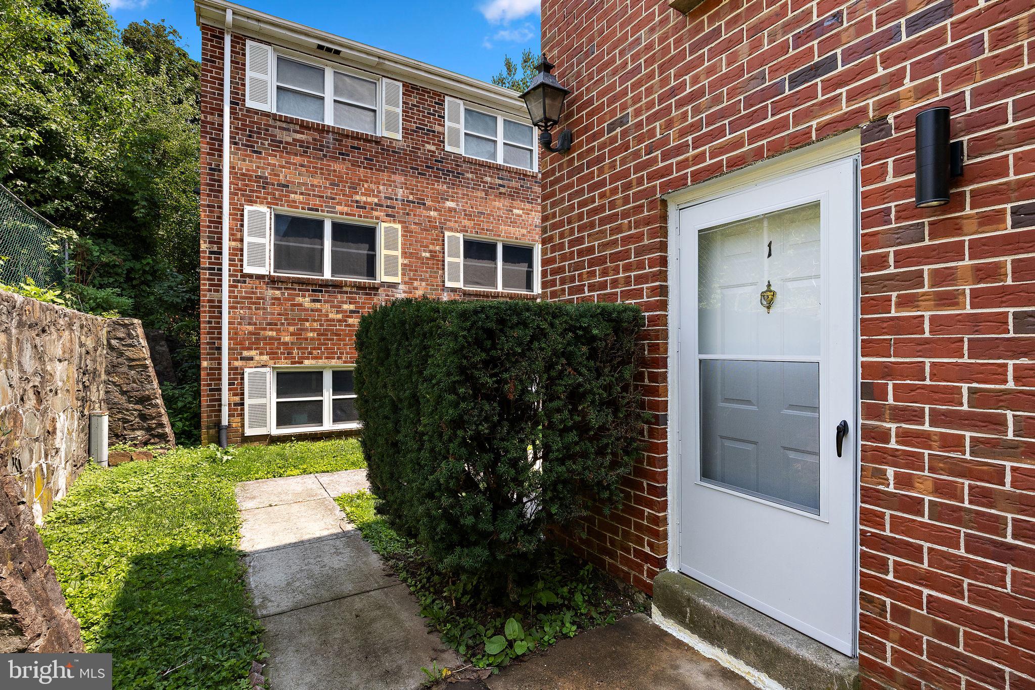 117 RAILROAD AVENUE 1