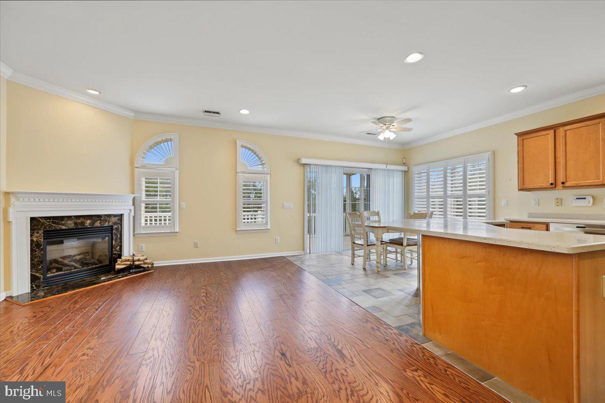 5086 VALLEY STREAM LANE