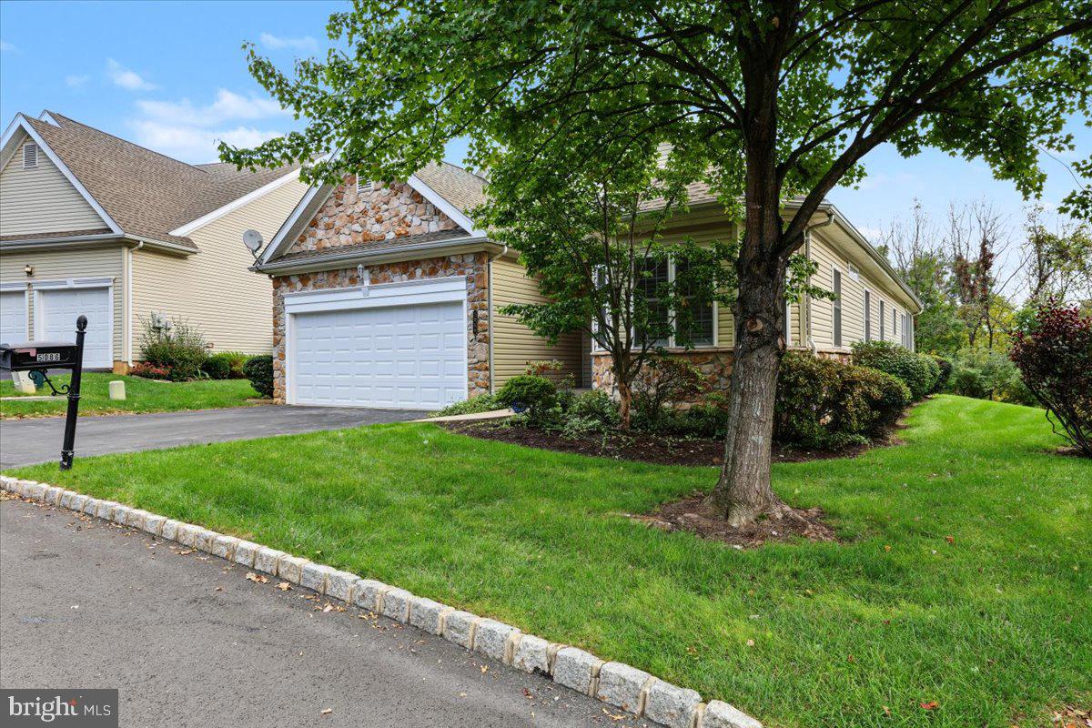 5086 VALLEY STREAM LANE