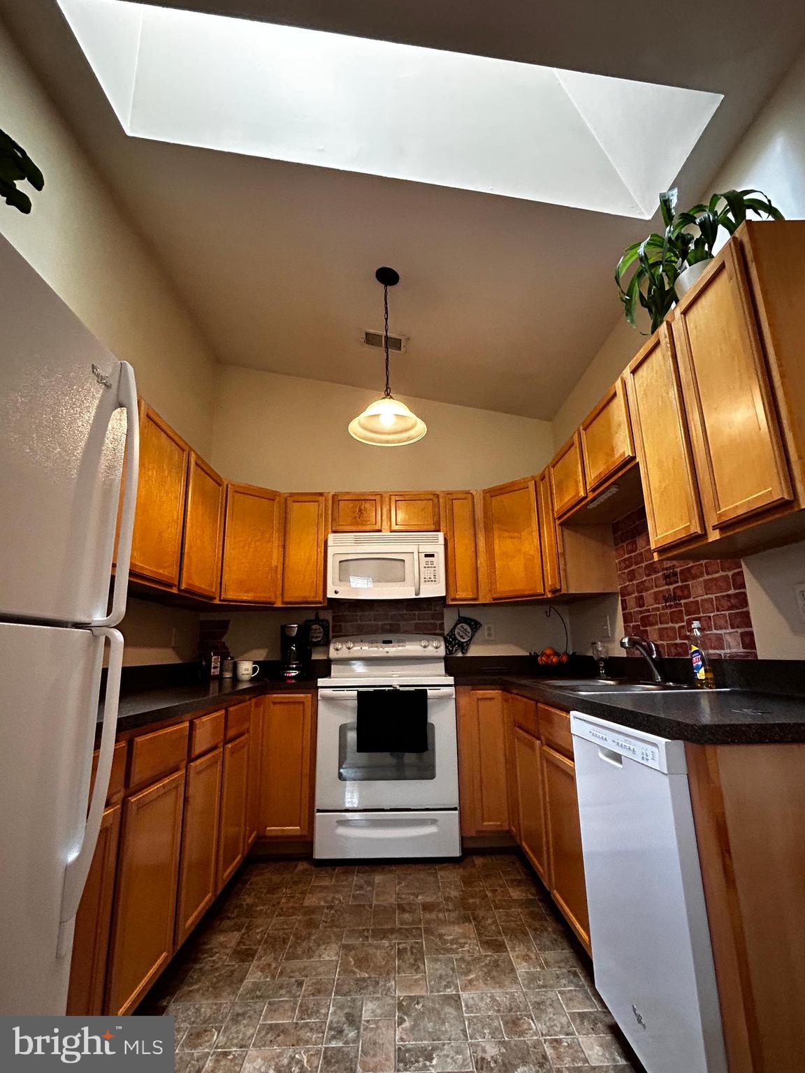 VILLAGE COMMONS - Residential