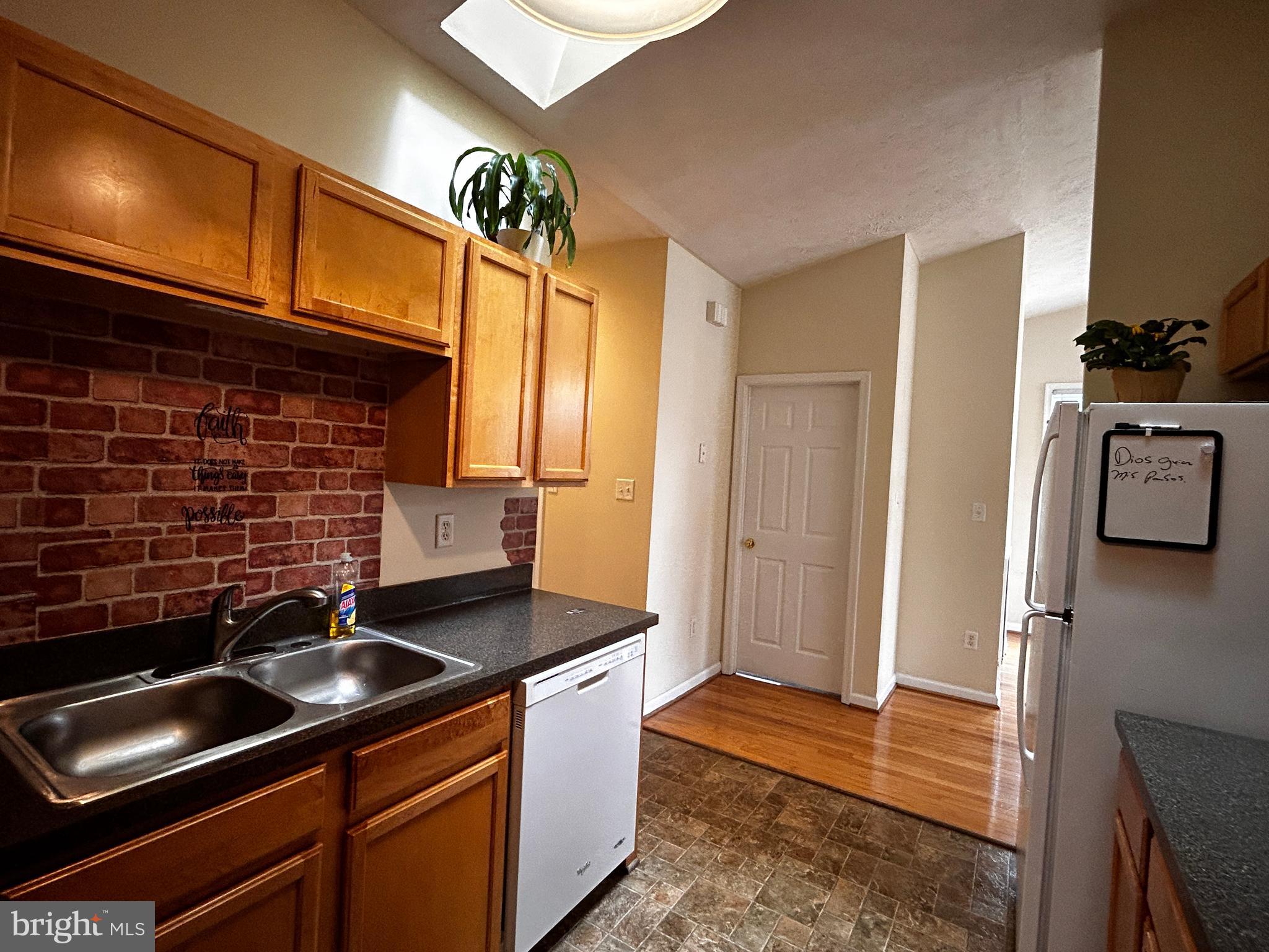 VILLAGE COMMONS - Residential