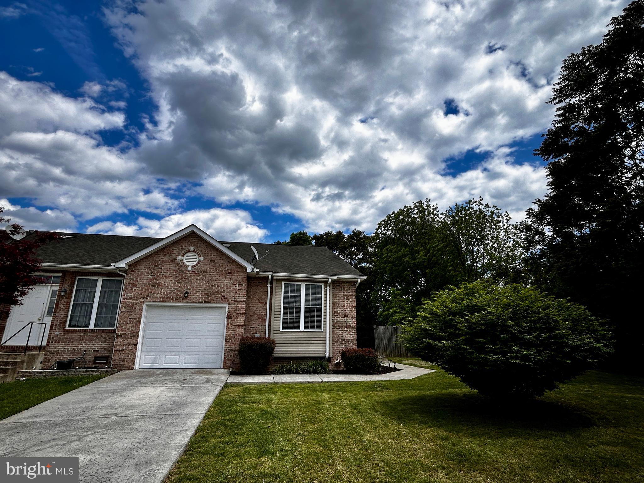 VILLAGE COMMONS - Residential