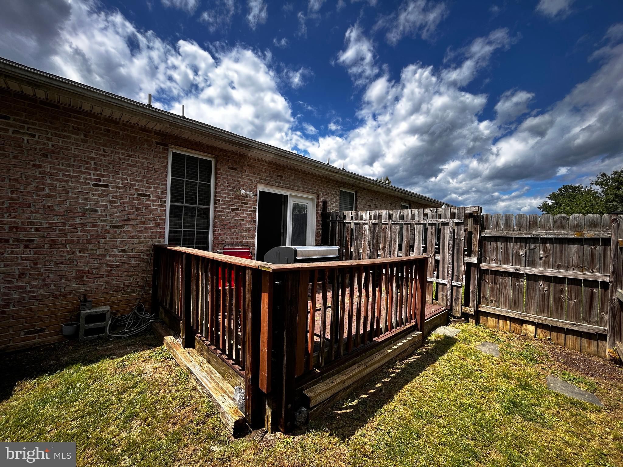 VILLAGE COMMONS - Residential