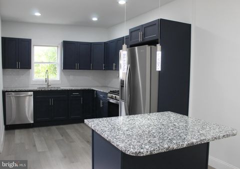 Townhouse For Sale - 676 Columbia Avenue<br/> LANCASTER, PA 17603