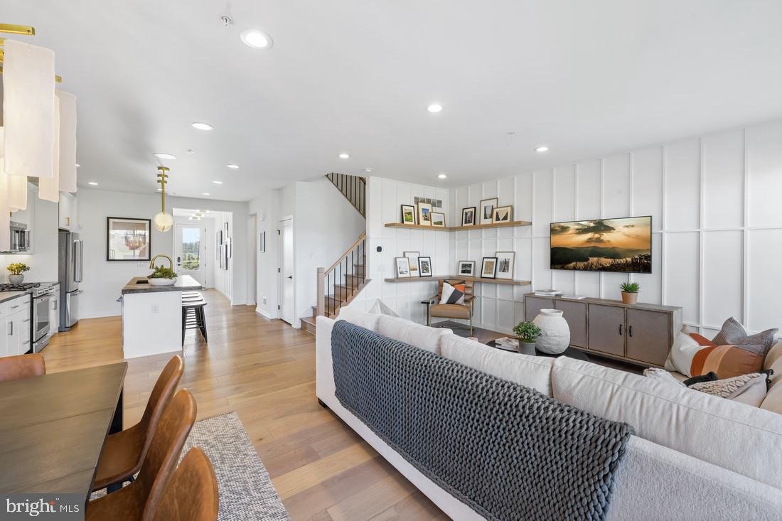 42 GRAYSON LANE