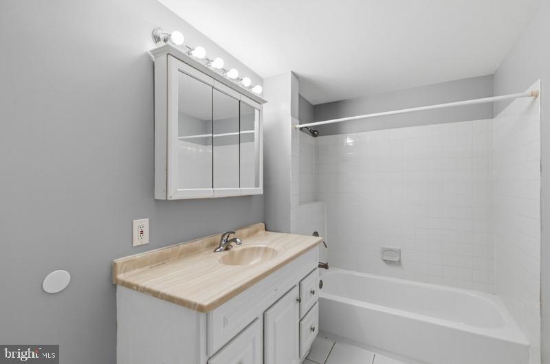 CATONSVILLE MANOR - Residential